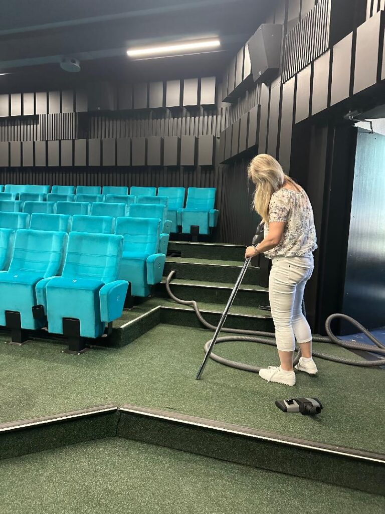 Centrální vysavač Kino Štětí